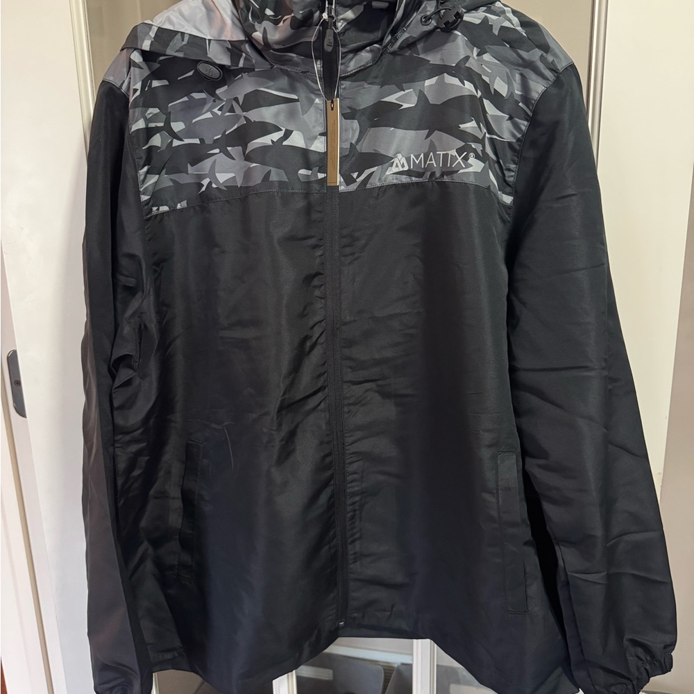 NWT matix lightweight black zipup jacket with hood size xl